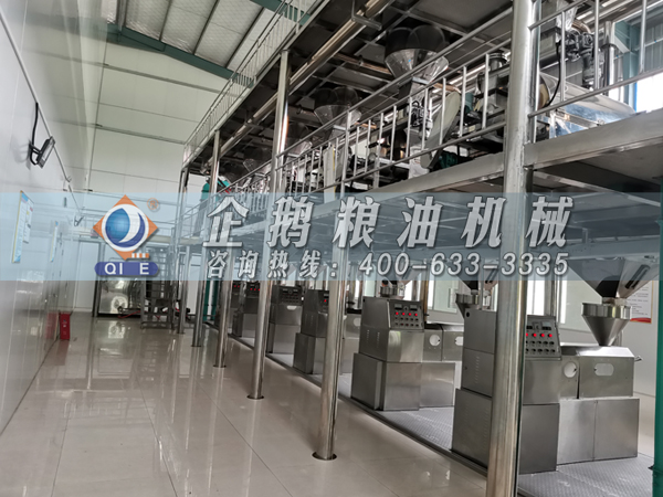 河南省農(nóng)業(yè)廳專家驗收小組對蘭考花生基地及特香型花生油加工設(shè)備進(jìn)行綠色食品加工認(rèn)證驗收(圖6) 河南省農(nóng)業(yè)廳專家驗收小組對蘭考花生基地及特香型花生油加工設(shè)備進(jìn)行綠色食品加工認(rèn)證驗收(圖6)