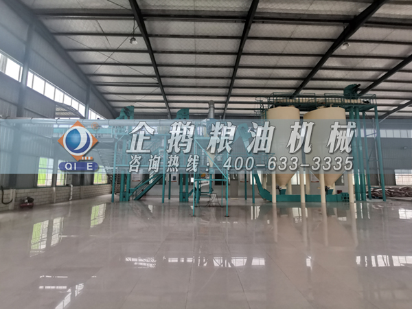 河南省農(nóng)業(yè)廳專家驗收小組對蘭考花生基地及特香型花生油加工設(shè)備進(jìn)行綠色食品加工認(rèn)證驗收(圖7) 河南省農(nóng)業(yè)廳專家驗收小組對蘭考花生基地及特香型花生油加工設(shè)備進(jìn)行綠色食品加工認(rèn)證驗收(圖7)